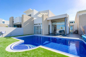 Villa Elisabetta, Luxury Villa with Heated Pool Ocean View in Adeje, Tenerife